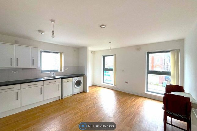 Thumbnail Flat to rent in Rosebay Drive, London