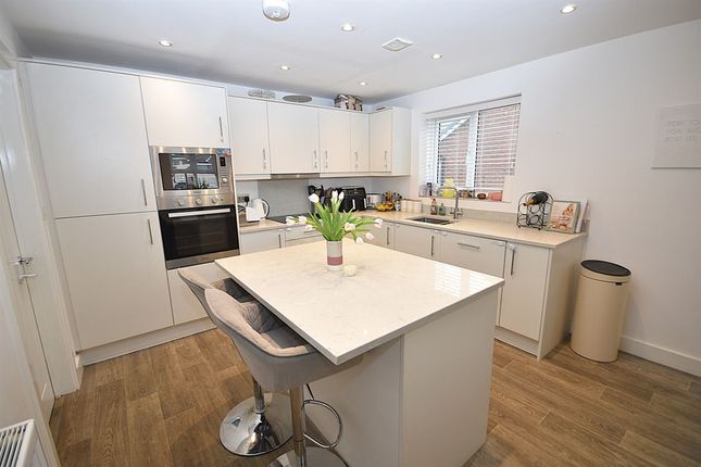 1 Jutland Close, Macclesfield photo 3