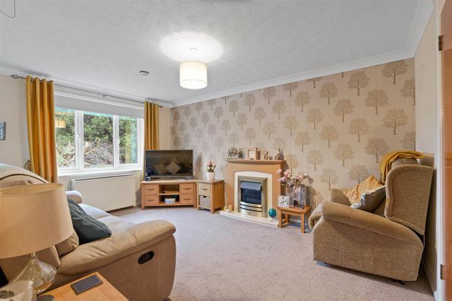 Flat 215, Aylesdene Court, Osborne Road, Coventry photo 2