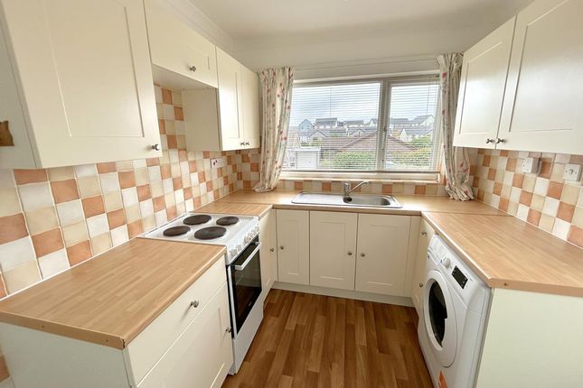 68, Manor Way, Helston photo 3