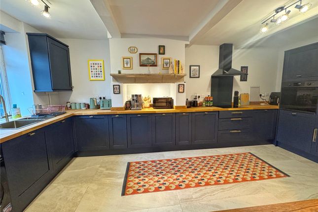 8, Mount Place, West Yorkshire photo 2