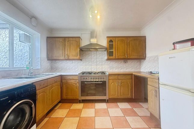 4, Mill Road, South Ockendon photo 3