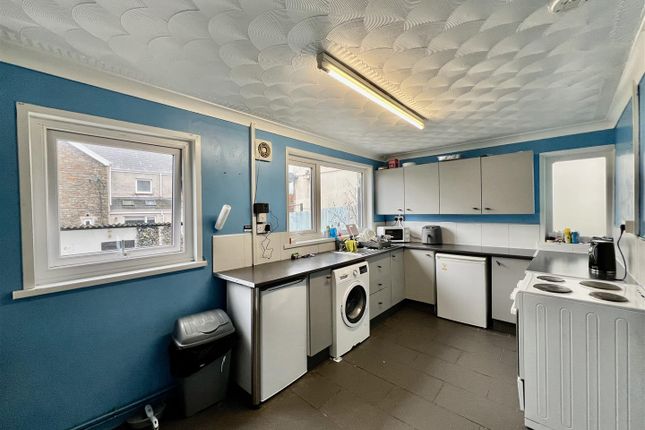 45, Heol Cae Gurwen, Ammanford photo 4
