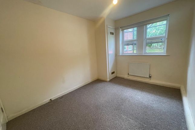 Flat 12, Beechwood Court, 21, Falkland Mount, West Yorkshire photo 3
