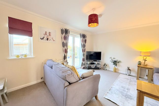 Langton Crescent, East Calder photo 4