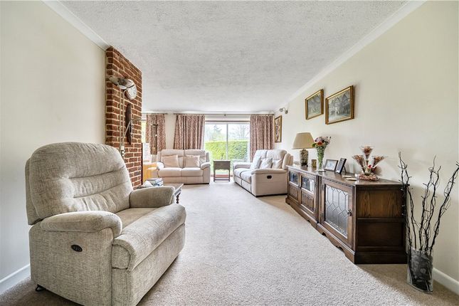 4, Nightingale Close, Romsey photo 4