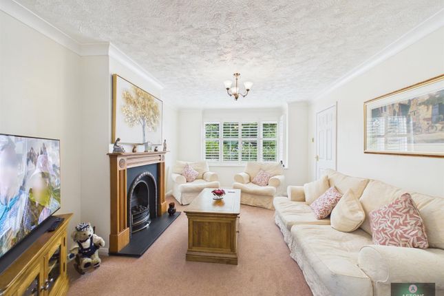 5, Gossops Green Lane, Gossops Green photo 4