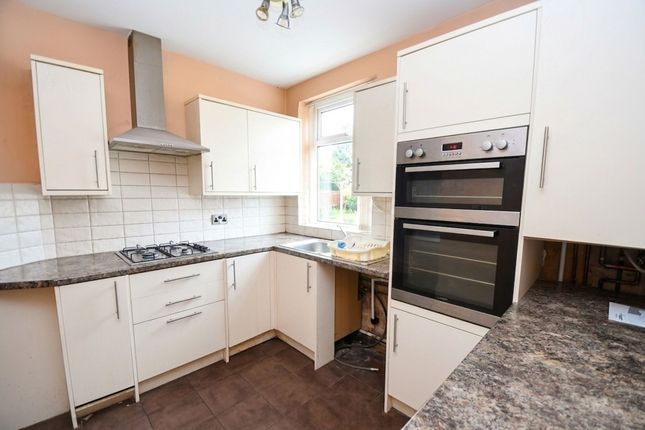 8 Dronfield Road, Salford photo 4