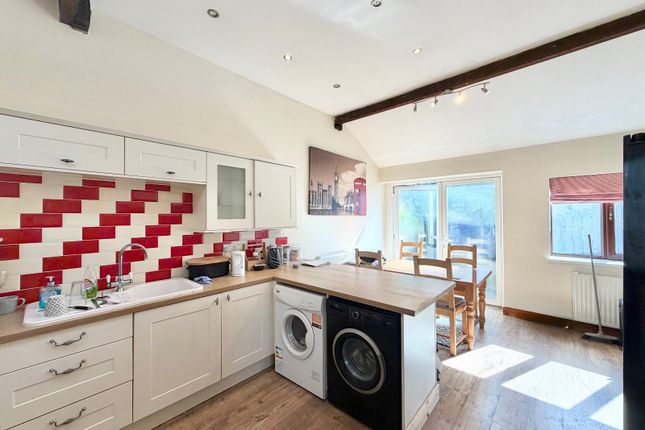 22, Town Road, West Yorkshire photo 3