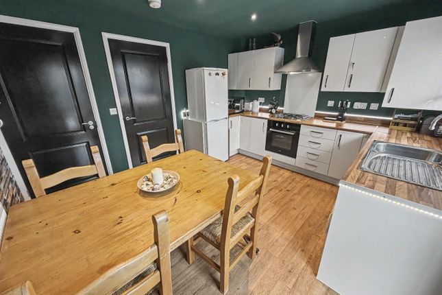 4, Dodgson Close, Rugby photo 3
