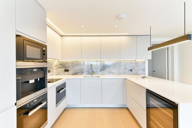 Flat to rent in Belvedere Row Apartments, White City Living, London