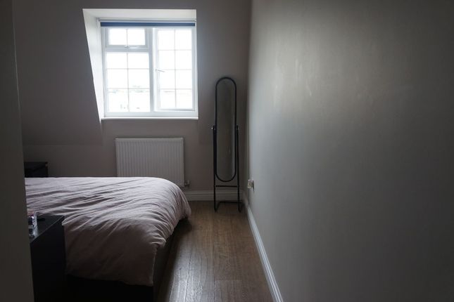 Flat 5, Tulip Court, New Malden photo 2