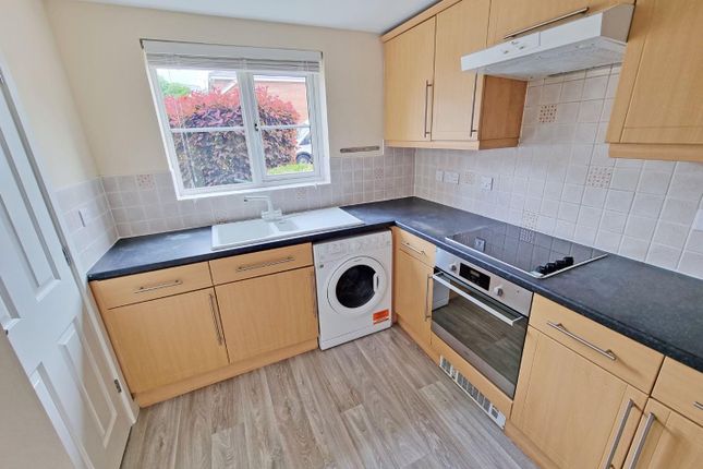 Flat to rent in Gardeners End, Rugby