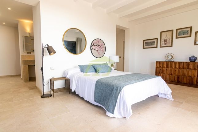 Villa for sale in Playa Blanca, Lanzarote, Spain