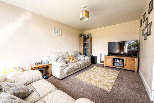 11 Crosswell Close, North Petherton, Somerset photo 2