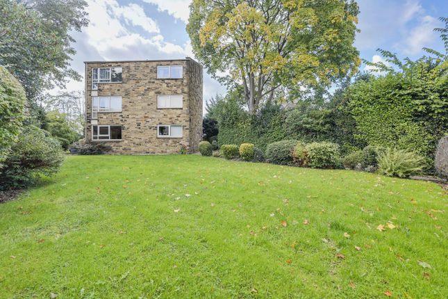2-bed flat on Renton Drive, Leeds, £189,000