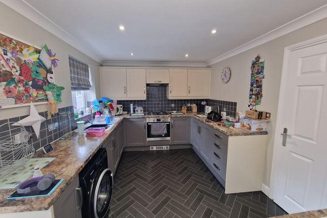 21 Biddlesden Road, Yeovil photo 3