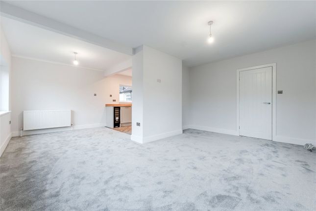 27, Southway, Leeds photo 3