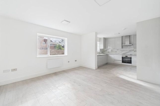 67A,, Shelson Avenue, Middlesex photo 3