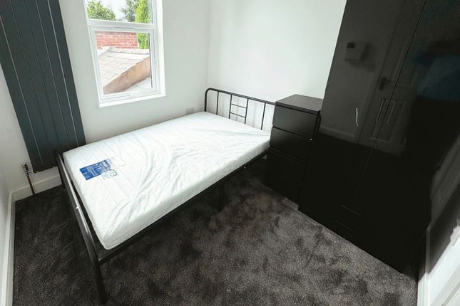 Fully Furnished En Suite Double Room
