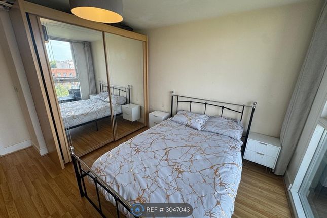 Apartment, Langley Walk Park Central, Birmingham photo 4