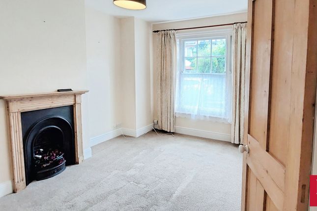 22, South Primrose Hill, Chelmsford, Essex photo 2
