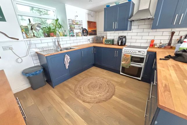 5, Mount Pleasant, Ferryside photo 2