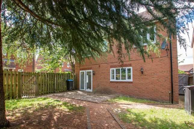 10, Digby Croft, Milton Keynes photo 4