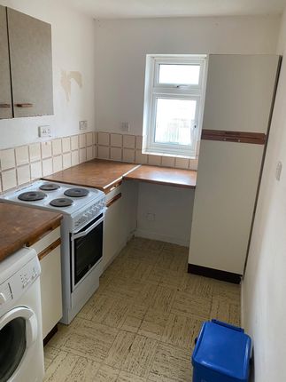 Thumbnail Flat to rent in Alder Crescent, Luton