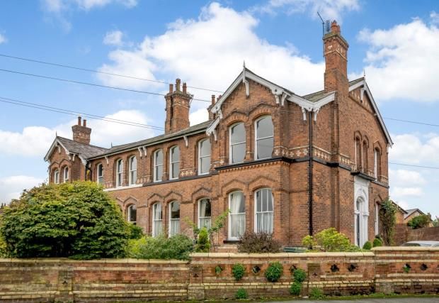 Queens Park Road Handbridge Chester Ch4 Parking Garage For Sale