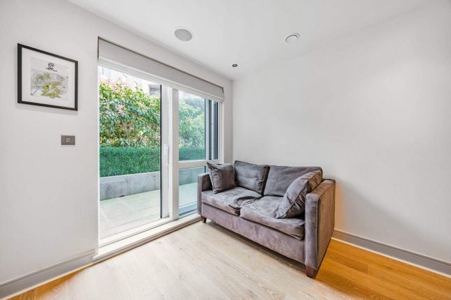 Flat for sale in Park Street, London