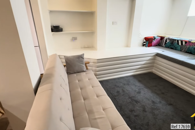 31 Roland Gardens, London photo 4