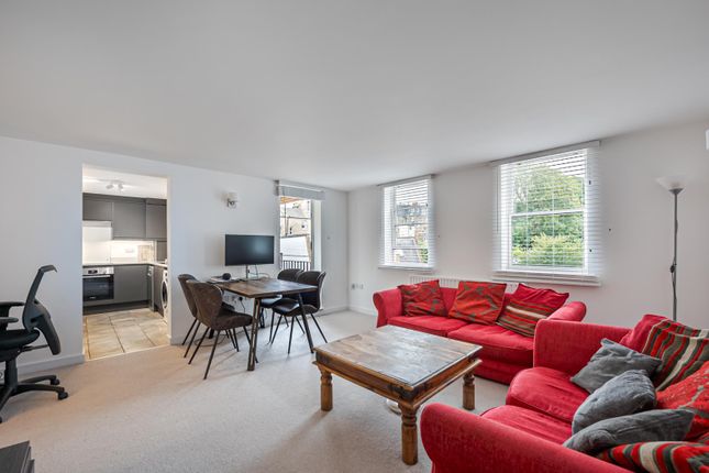 Thumbnail Flat to rent in Victoria Rise, London