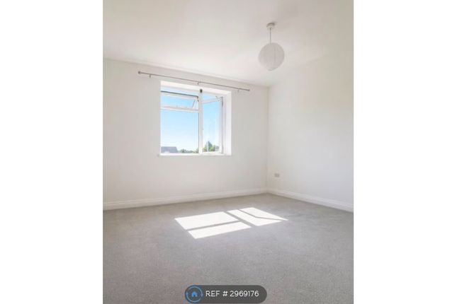 Flat, A Addison Road, Sarisbury Green, Southampton photo 2