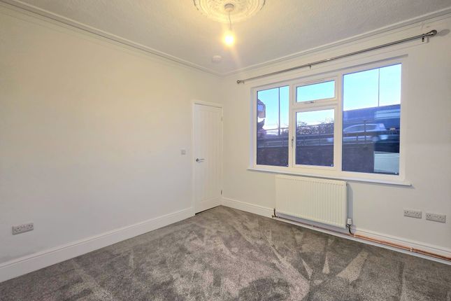 3 Hill Crest, Doncaster photo 5