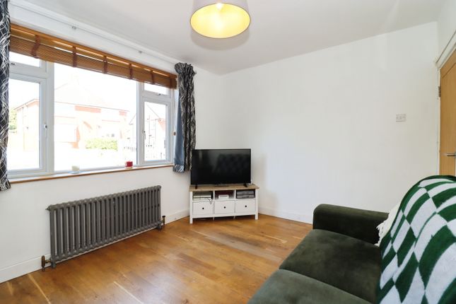 37, Clarkson Avenue, Chesterfield photo 3