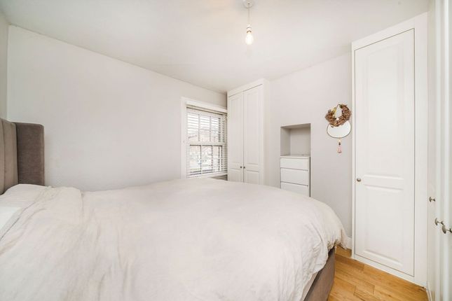 6, Fairfield East, Kingston Upon Thames photo 4