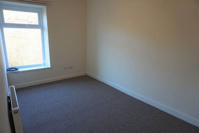 End terrace house to rent in Pleasant View, Tylorstown