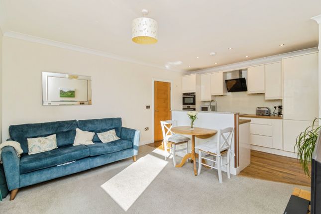 Apartment 5/Marsland Court, Dawlish Road, Teignmouth photo 4