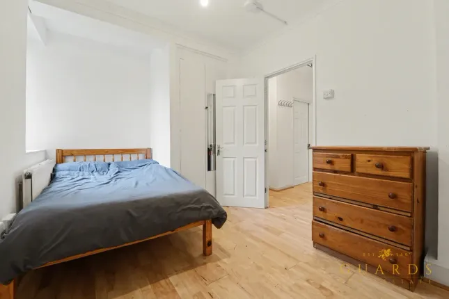 7 Strang House, Britannia Row, London photo 4