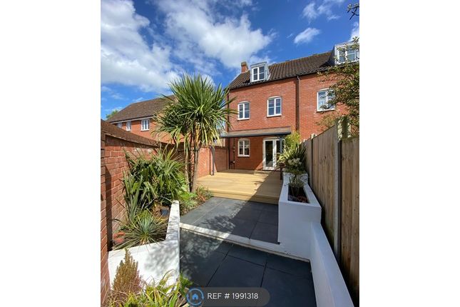 End terrace house to rent in Draper Way, Norwich