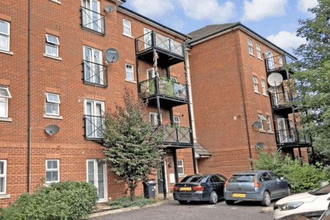 Thumbnail Flat for sale in Piper Way, Ilford