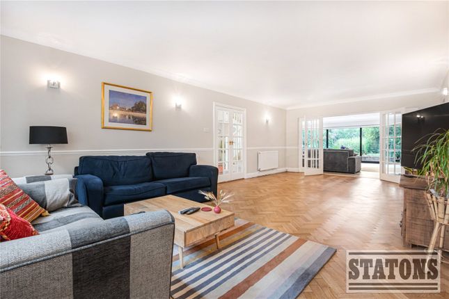 22, Waggon Road, Hadley Wood photo 4