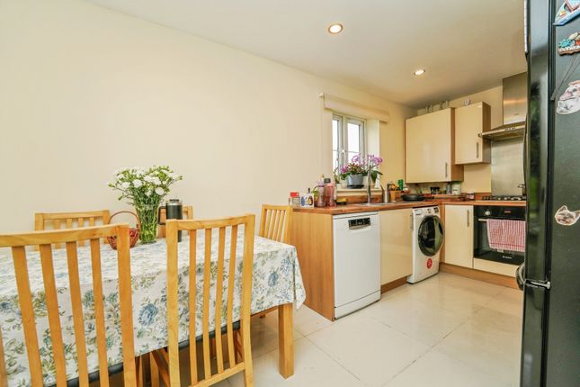 11, Hyacinth Close, Worcestershire photo 3