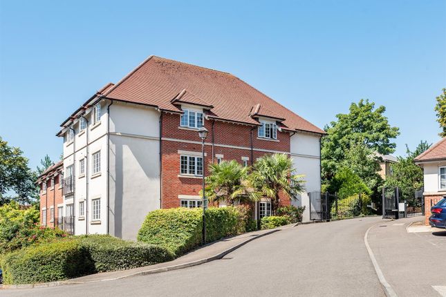 Thumbnail Flat for sale in Cottage Close, Harrow-On-The-Hill, Harrow