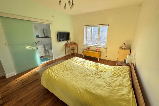 22 The Sidings, High Peak photo 4