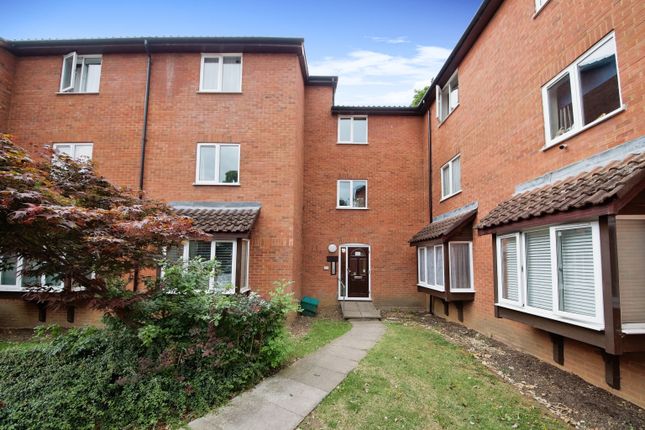 Thumbnail Flat for sale in Darwin Close, London