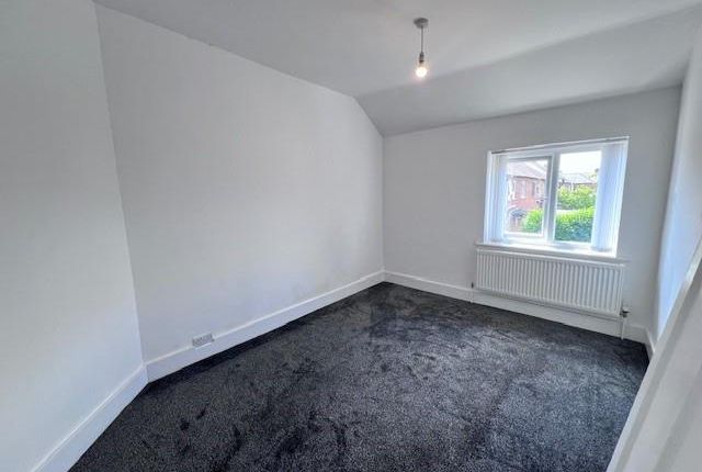 4, Doncaster Grove, Nottingham photo 5