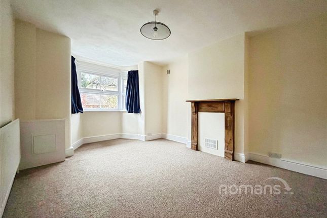 4, Upper South View, Surrey photo 2