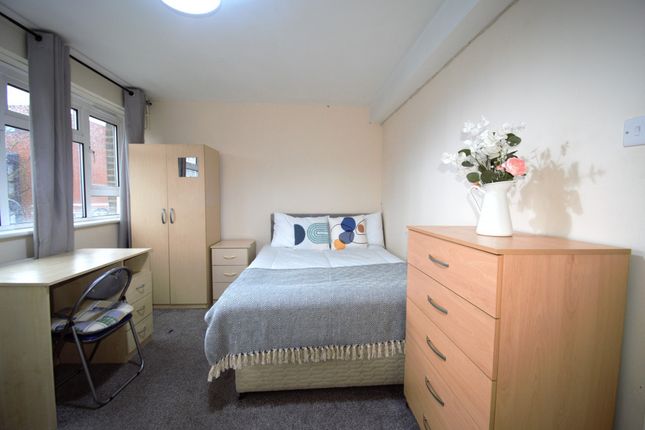 Thumbnail Room to rent in Shoot Up Hill, London